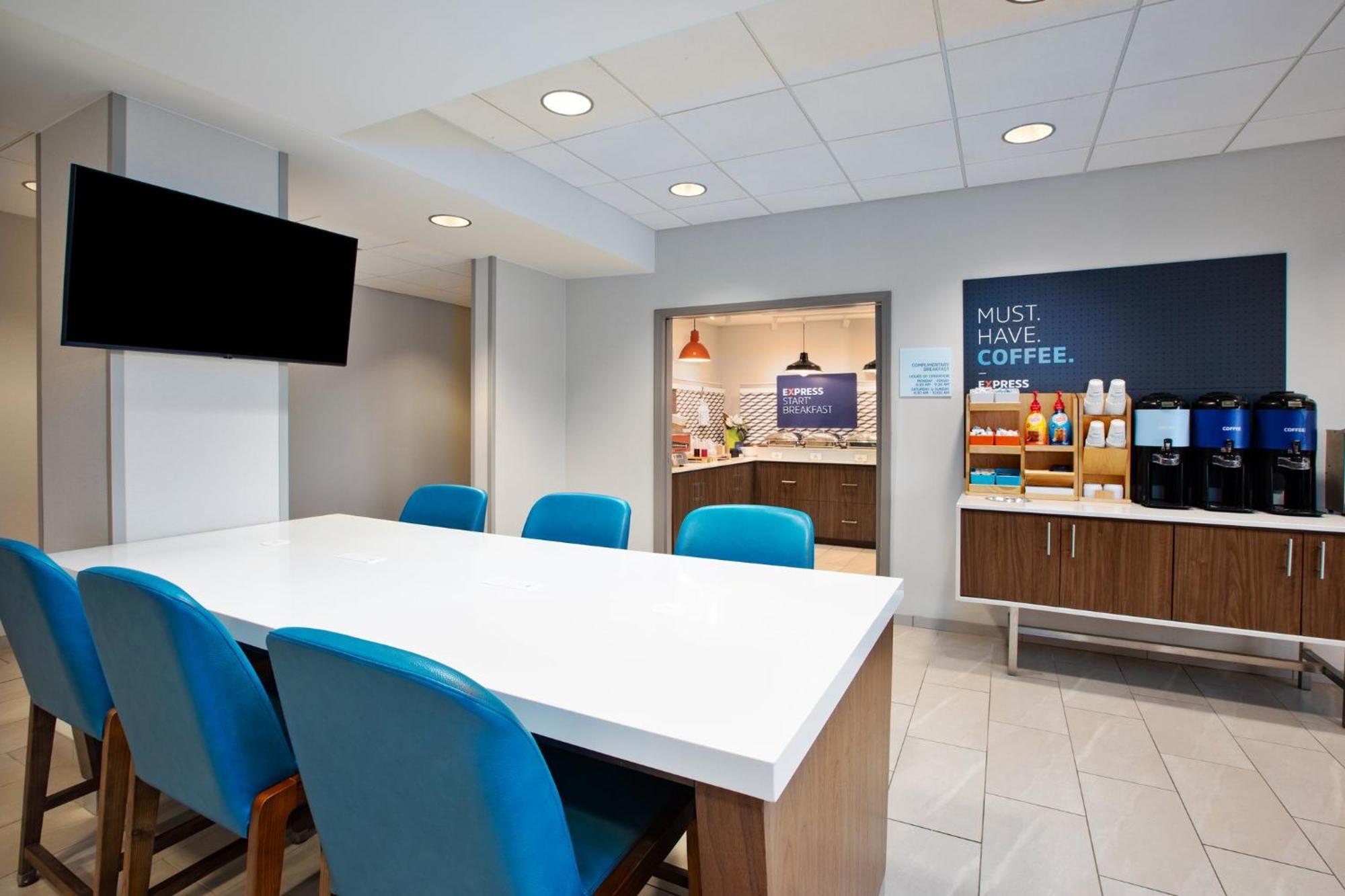 Holiday Inn Express Fremont By Ihg Экстерьер фото