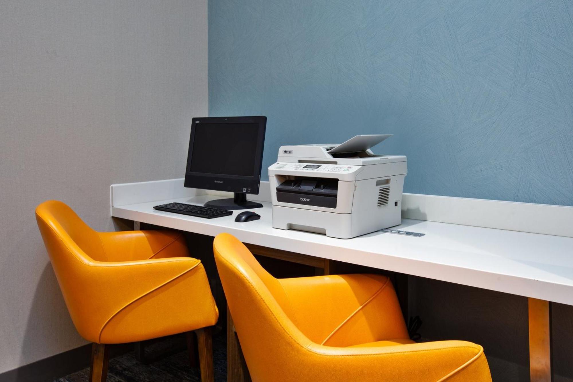 Holiday Inn Express Fremont By Ihg Экстерьер фото