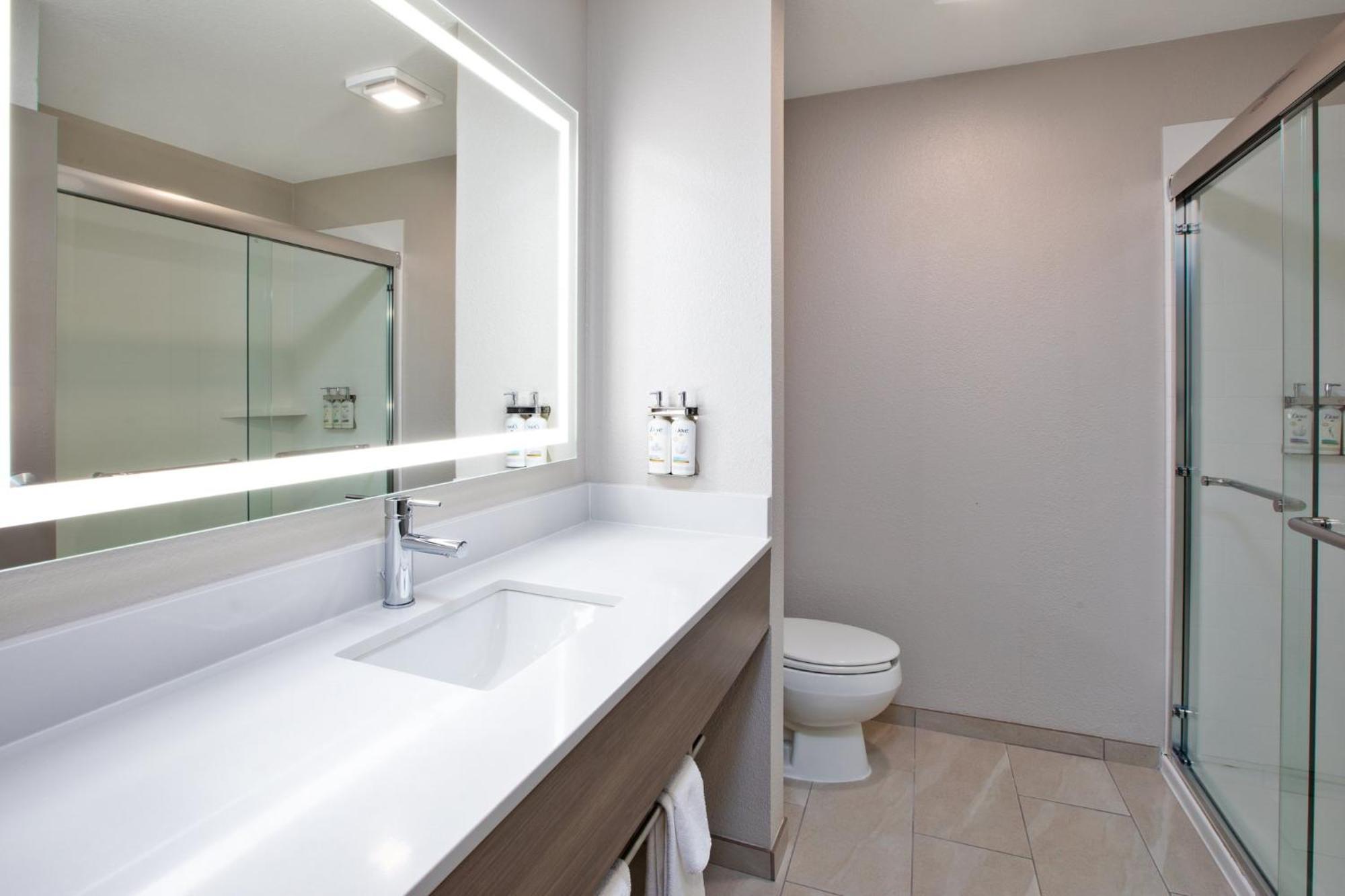 Holiday Inn Express Fremont By Ihg Экстерьер фото